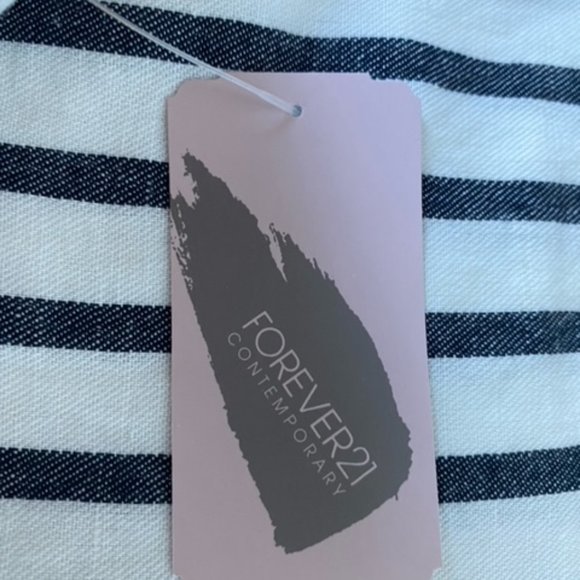 Forever 21 White Capri Pants with Blue Stripes - Picture 4 of 5